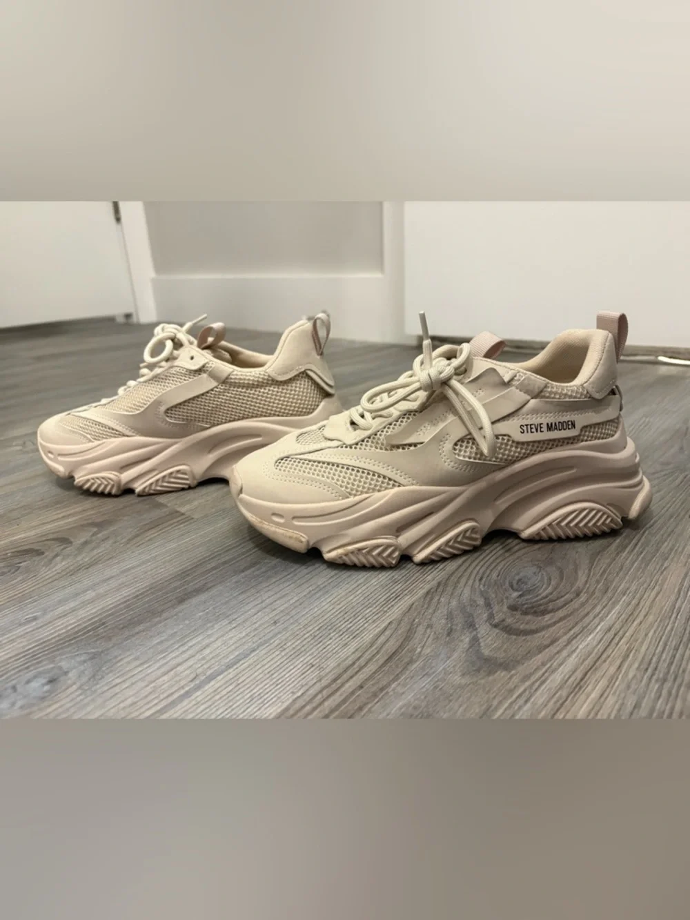 *NWOT* Steve Madden Women’s Possession Sneakers — Bone - Picture 1 of 6